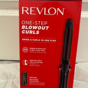 Revlon One step Blowout Curl Dryer - NEW IN BOX